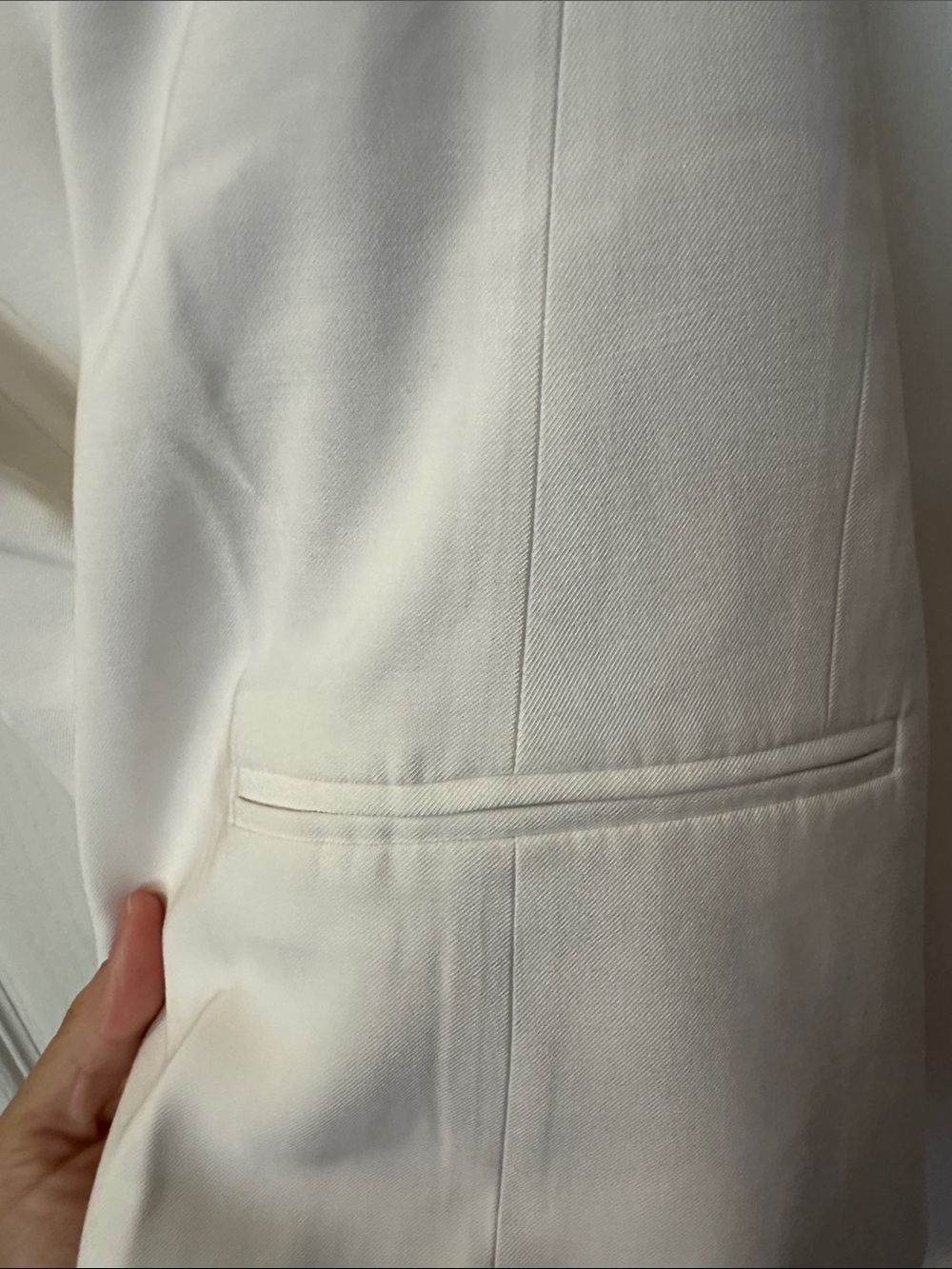 H&M Cream Vest with Contrast Buttons - Picture 6 of 7